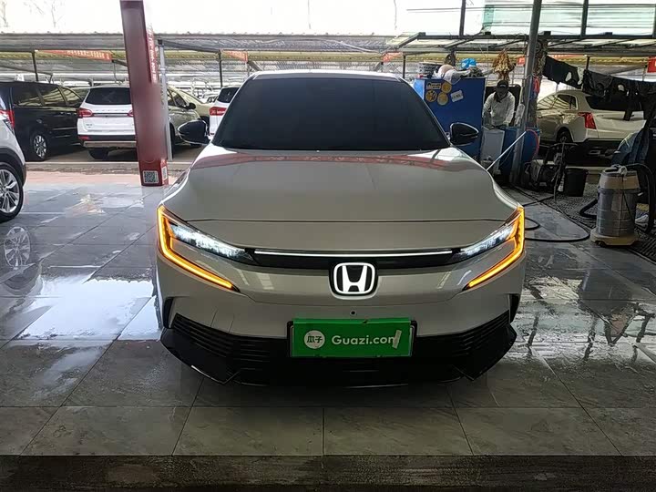 2024 Honda e:NP2