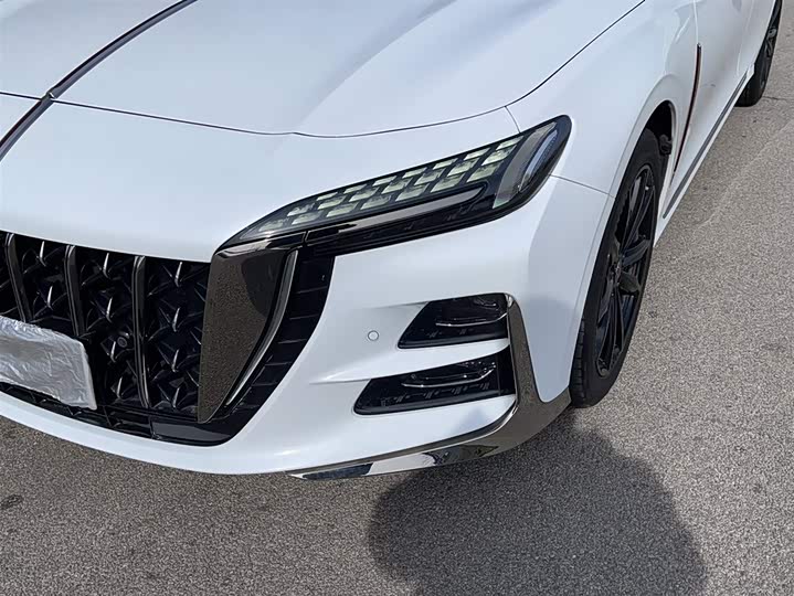 Фото 4 - Hongqi H6