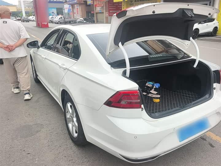 Photo 5 - Volkswagen Lamando L