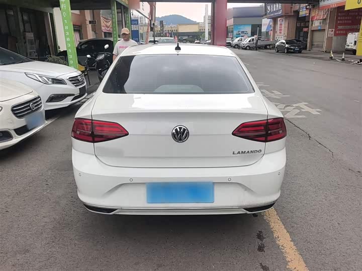 Photo 6 - Volkswagen Lamando L