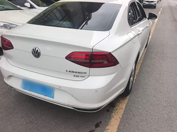 Photo 8 - Volkswagen Lamando L