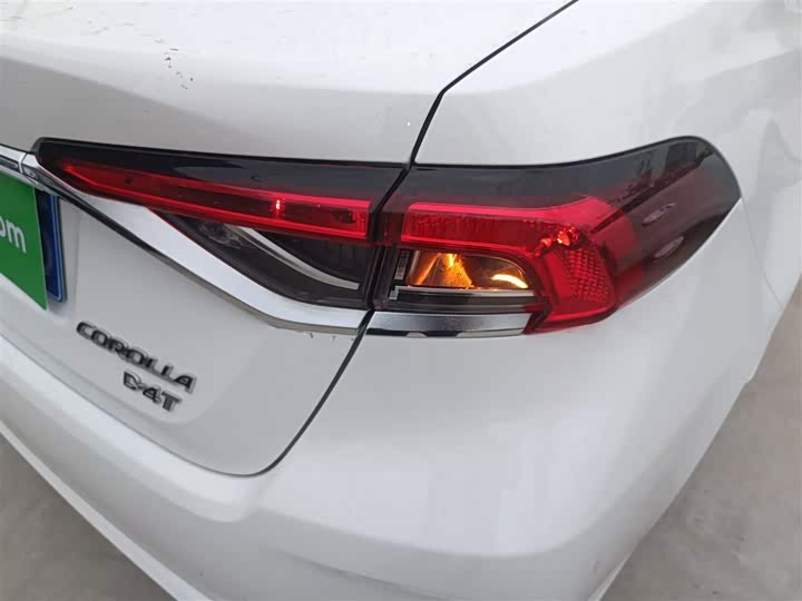 Фото 8 - Toyota Corolla