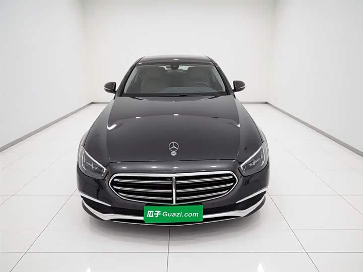 Photo 3 - Mercedes-Benz E-Class