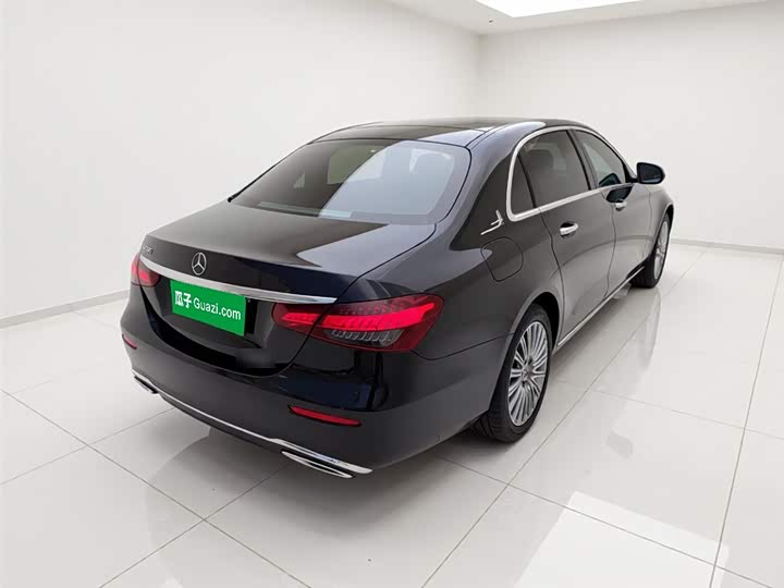 Photo 5 - Mercedes-Benz E-Class