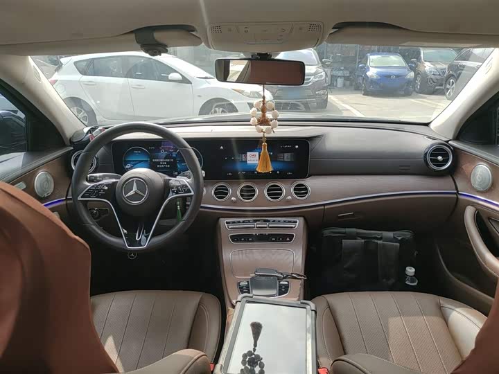 Photo 6 - Mercedes-Benz E-Class
