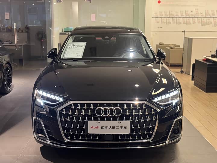 Фото 2 - Audi A8
