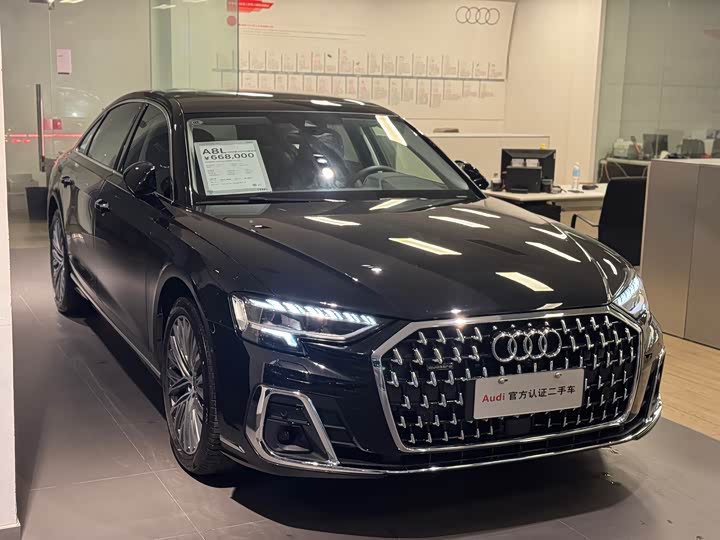 Фото 3 - Audi A8