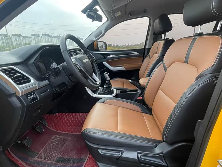Maxus T70 2022 2022款 2.0T手动柴油两驱五周年纪念版精英版长箱平底
