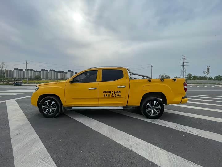 Maxus T70 2022 2022款 2.0T手动柴油两驱五周年纪念版精英版长箱平底