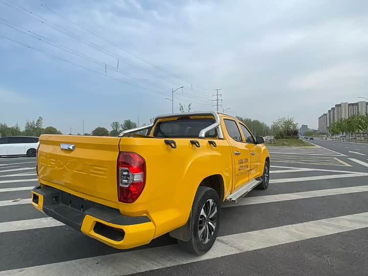 Maxus T70 2022 2022款 2.0T手动柴油两驱五周年纪念版精英版长箱平底