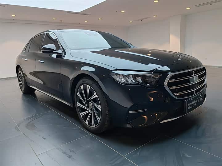 Zdjęcie 2 - Mercedes-Benz E-Class