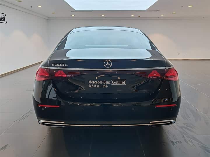 Zdjęcie 4 - Mercedes-Benz E-Class