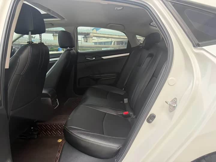 Photo 6 - Honda Civic