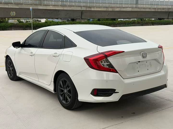 Photo 9 - Honda Civic