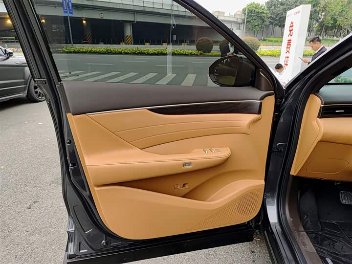 Dongfeng Aeolus L8 2025 2025款 185KM梦想版