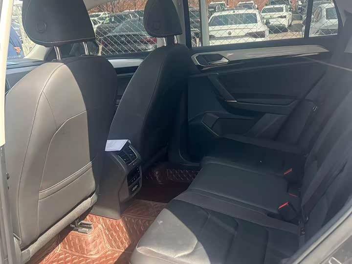 Volkswagen Tayron 2022 2022款 280TSI 两驱豪华智联版