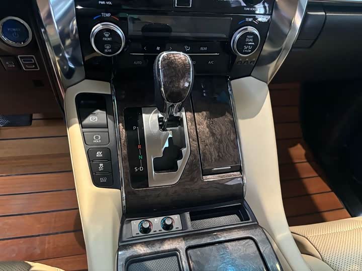Toyota Alphard 2021 2021款 双擎 2.5L 臻享版