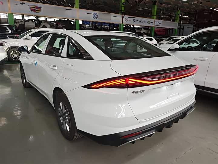 Geely Galaxy L6 2025 2025款 EM-i 60km 探索版