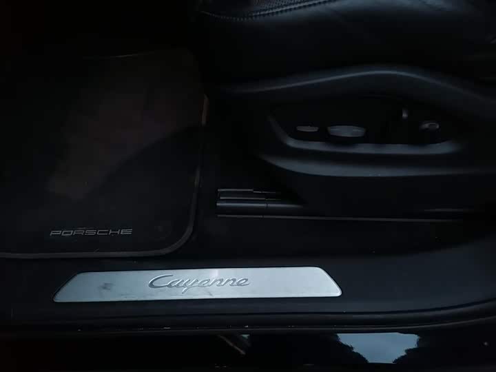 Фото 2 - Porsche Cayenne Hybrid