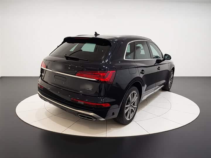 Фото 5 - Audi Q5L