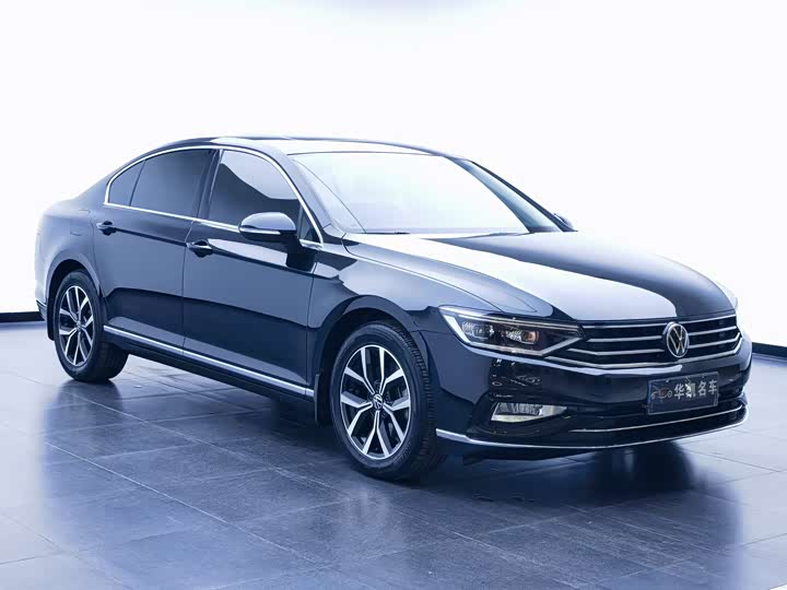 Фото 3 - Volkswagen Magotan