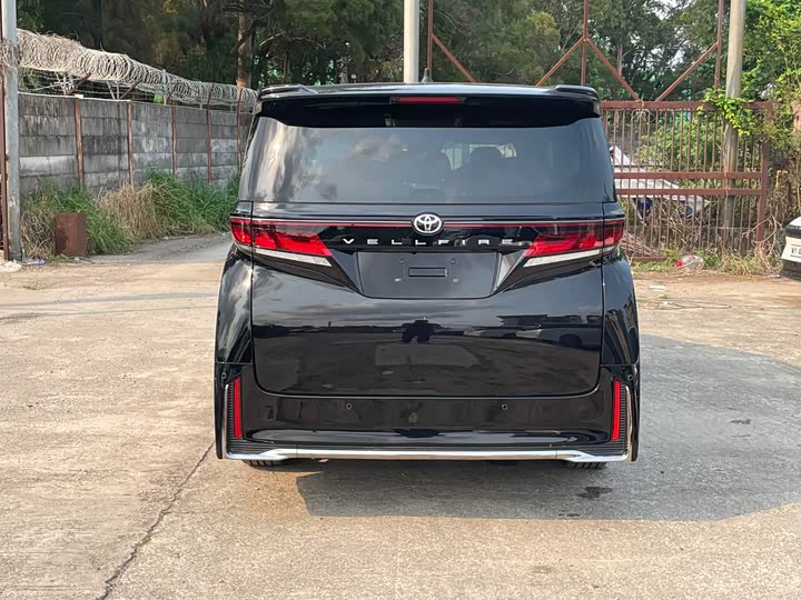 Toyota Vellfire 2025 2025款 皇冠 双擎 2.5L 墨金行政版