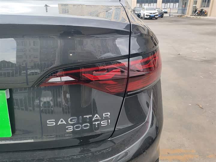 Фото 8 - Volkswagen Sagitar L