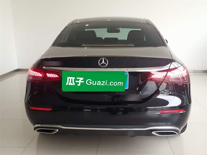 Фото 4 - Mercedes-Benz E-Class