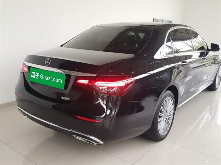 Фото 5 - Mercedes-Benz E-Class