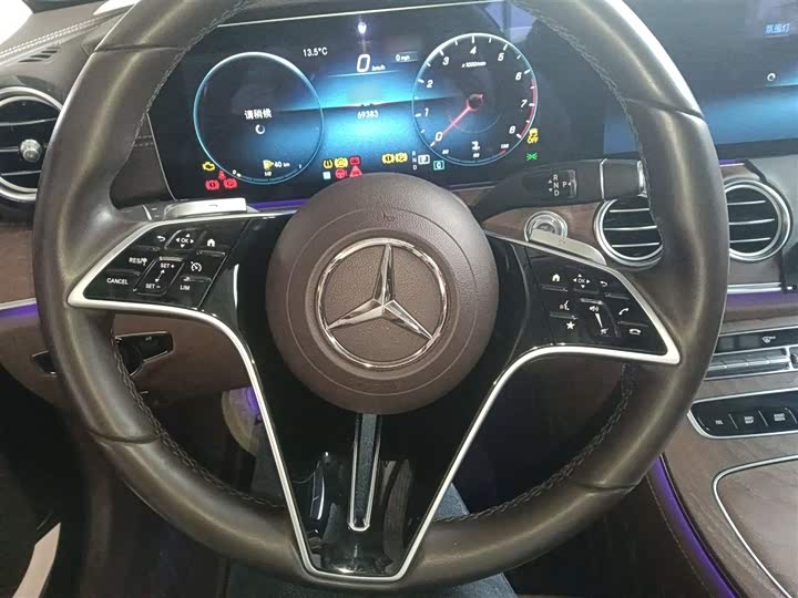 Фото 7 - Mercedes-Benz E-Class