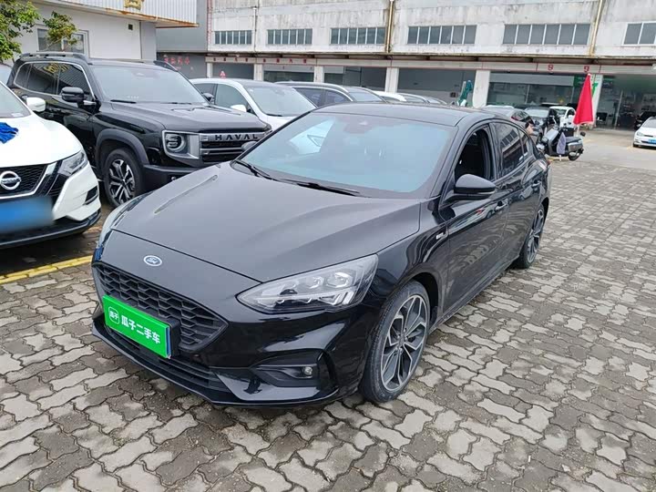 Ford Focus 2021 2021款 三厢 EcoBoost 180 自动ST Line