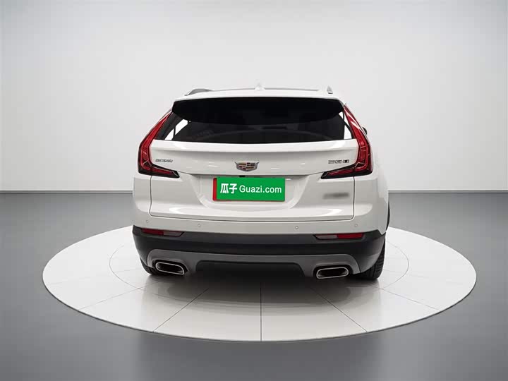 Фото 6 - Cadillac XT4