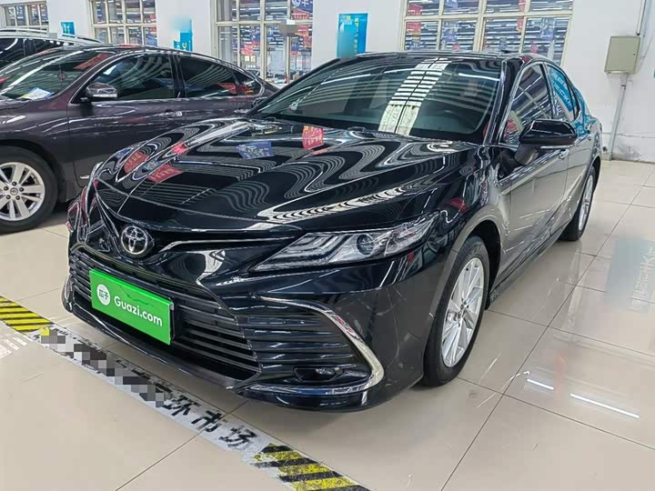 Фото 1 - Toyota Camry