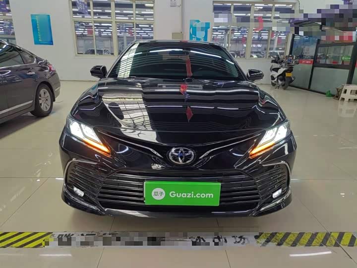 Фото 3 - Toyota Camry