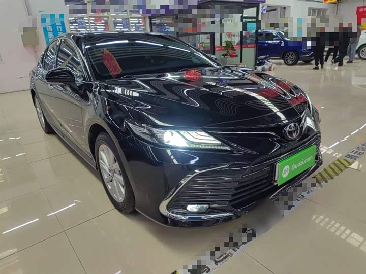 Фото 4 - Toyota Camry