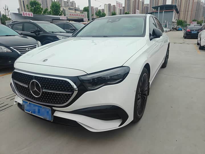 Фото 1 - Mercedes-Benz E-Class