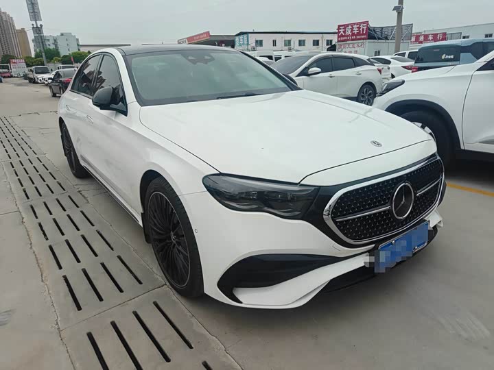 Фото 3 - Mercedes-Benz E-Class