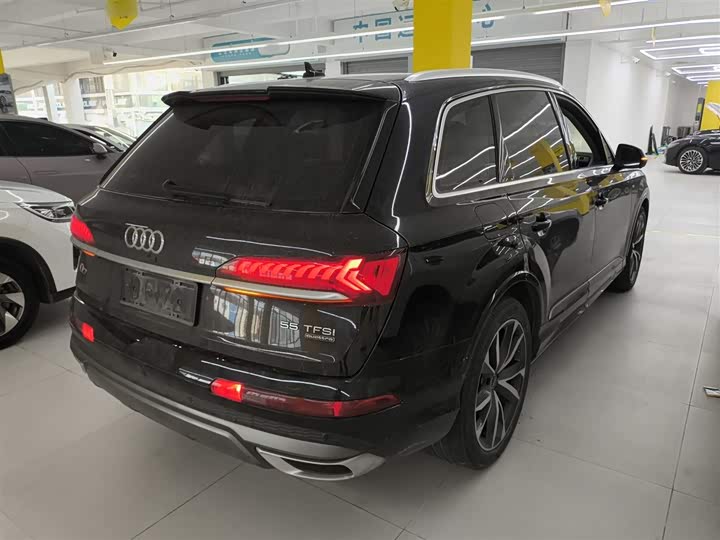 Audi Q7 2021 2021款 55 TFSI quattro S line运动型