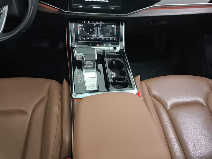 Audi Q7 2021 2021款 55 TFSI quattro S line运动型