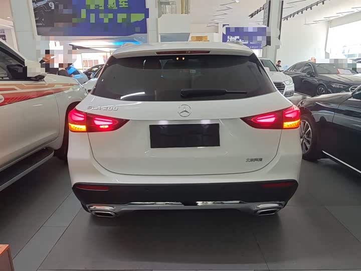2025 Mercedes-Benz GLA-Class