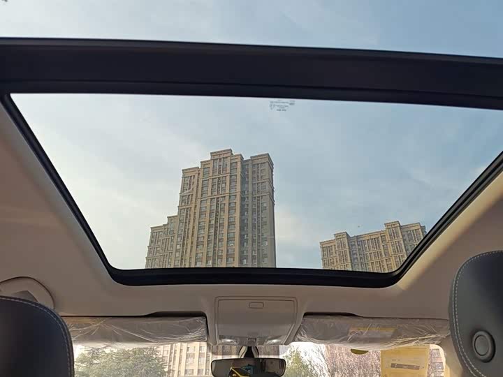 Фото 2 - Volkswagen Tiguan L Hybrid