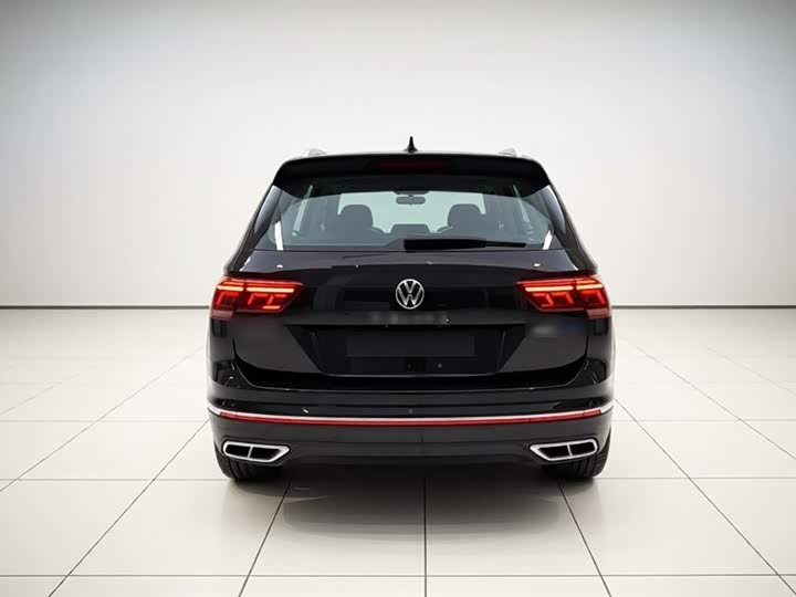 Фото 9 - Volkswagen Tiguan L Hybrid