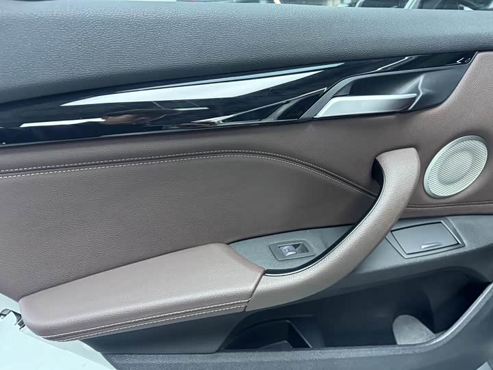 Фото 7 - BMW X1