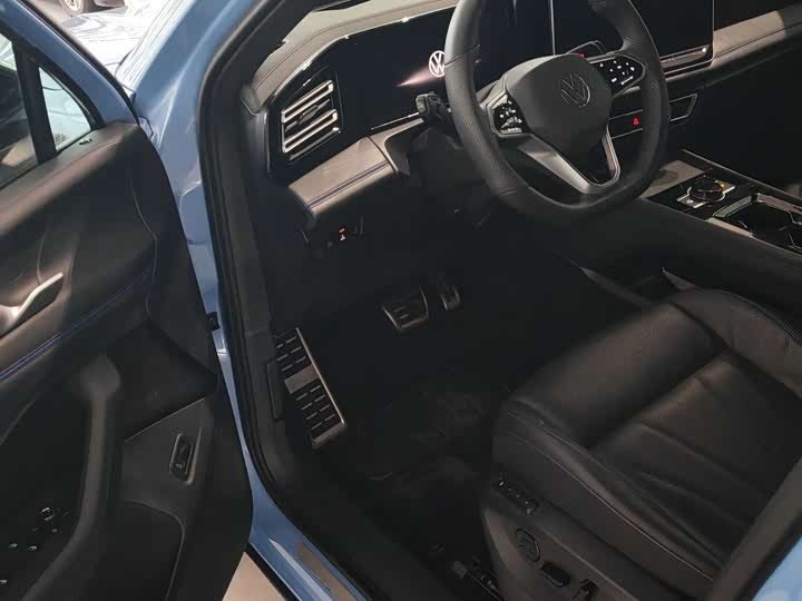 Фото 7 - Volkswagen Tiguan L Pro