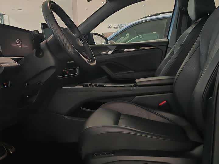 Фото 8 - Volkswagen Tiguan L Pro