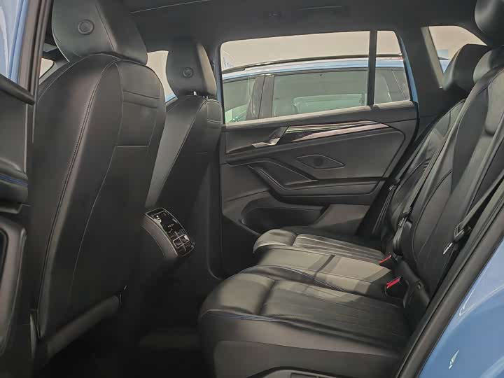 Фото 9 - Volkswagen Tiguan L Pro