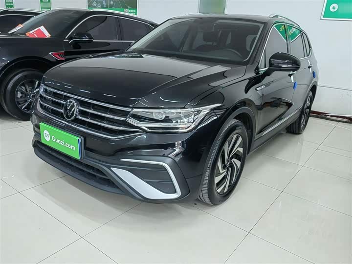 Фото 2 - Volkswagen Tiguan L Pro