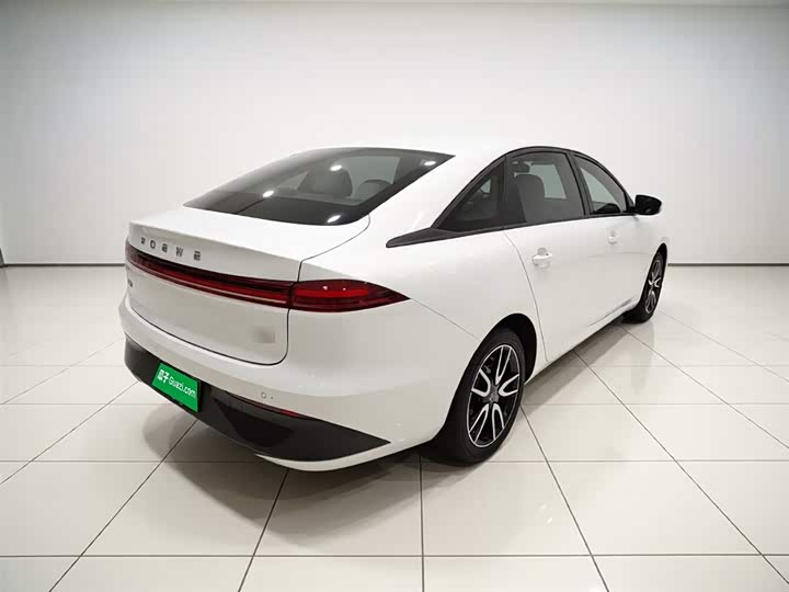 Roewe D6 2025 2025款 450km 尊享版