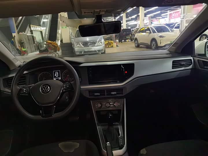 Фото 6 - Volkswagen Polo