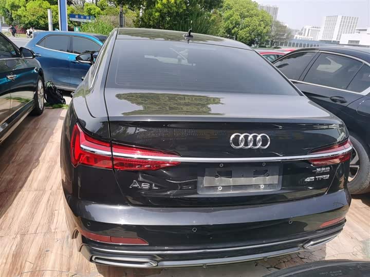 Photo 6 - Audi A6L